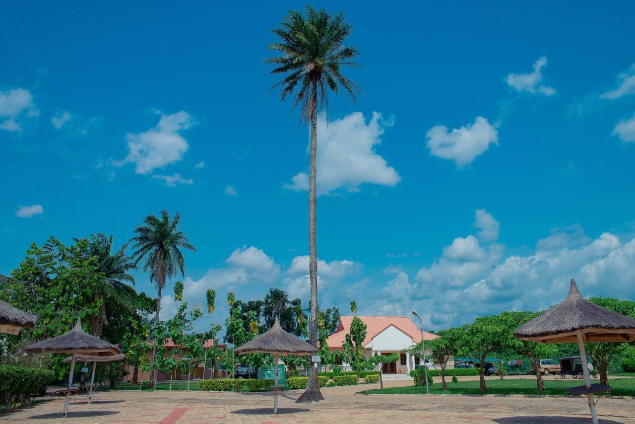ホテル Nelson Mandela Gardens Okpanam エクステリア 写真